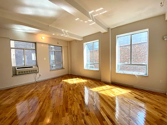 Rented by City Connections Realty | media 10