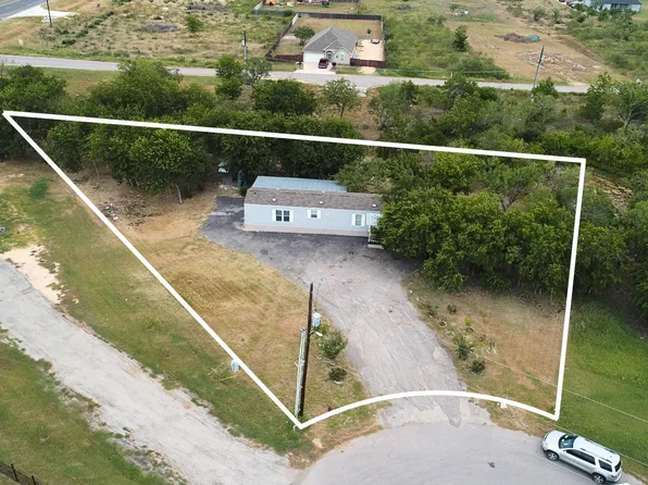 205 Arrowhead Cv, Kyle, TX 78640