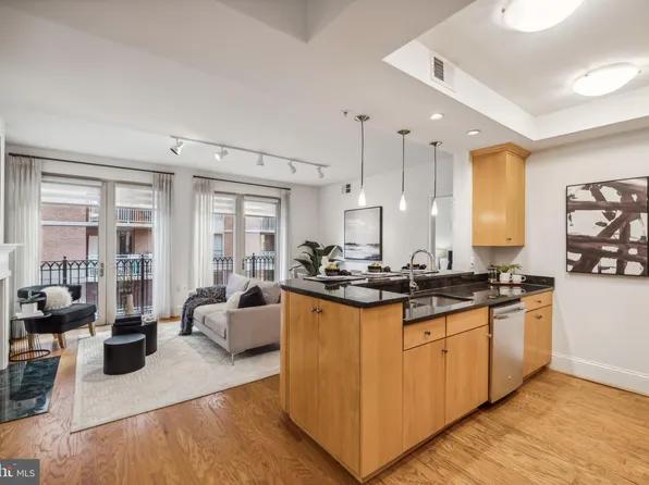 4821 Montgomery Ln APT 404, Bethesda, MD 20814