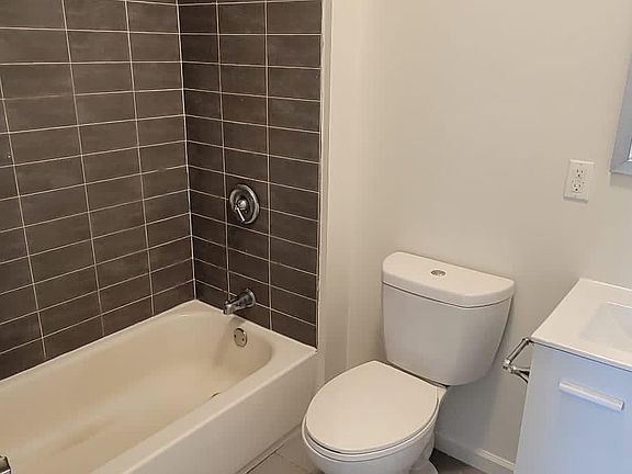 5th image of 156 Gregory Ave APT C3