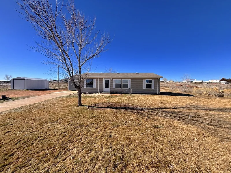 3 bed, 2.0 bath, 1120 sqft, $1,700 — Photo 2