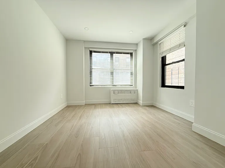 160 Parkside Ave #1H — Photo 6
