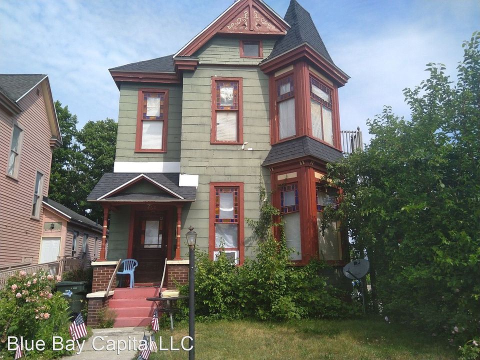 1st image of 460 W Clay Ave