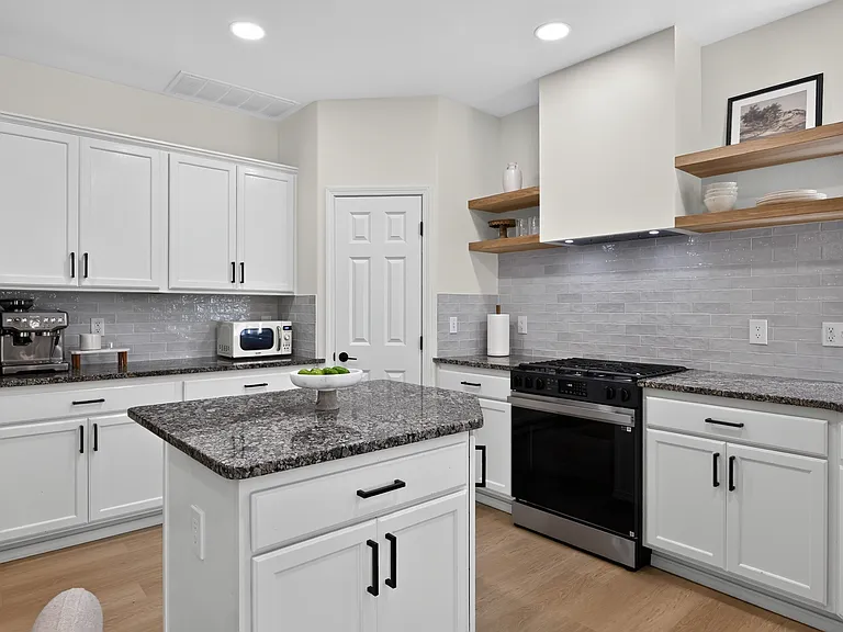 659 Vashon Pl NE — Photo 11