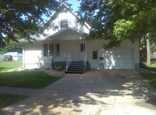 307 Iowa St, Lone Rock, IA 50559