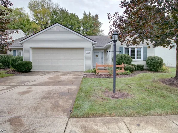 16626 Southview Ln, Strongsville, OH 44136