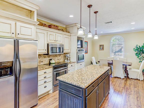 4th image of 408 Fawnwood Dr
