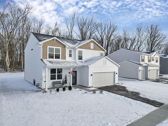 3rd image of 1190 Lake Forest Dr