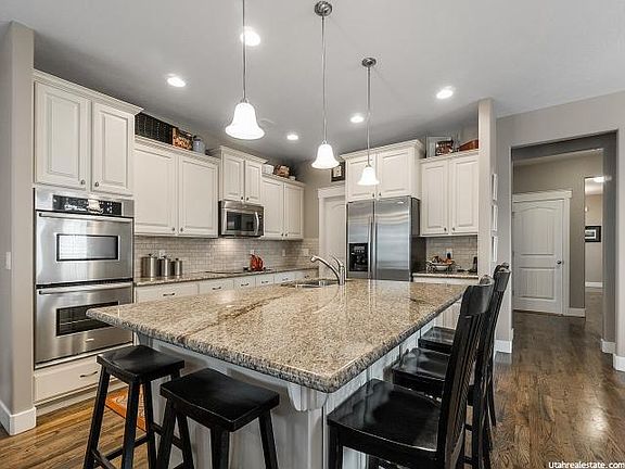 3rd image of 10652 S Vermillion Dr