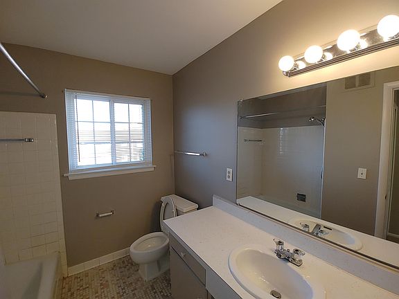 5th image of 25312 Shiawassee Cir #1-205