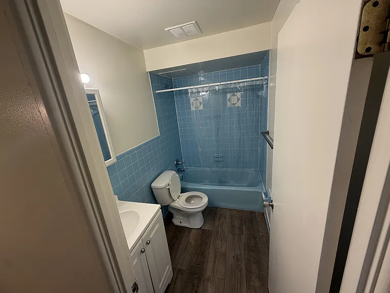 2505 Harrison Ave #4 — Photo 7