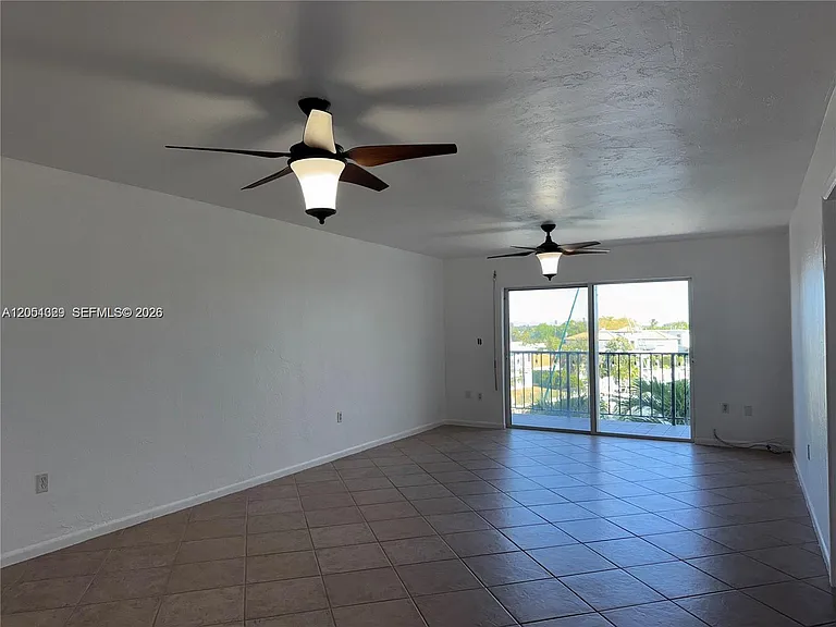2600 NE 135th St #4J-A — Photo 11