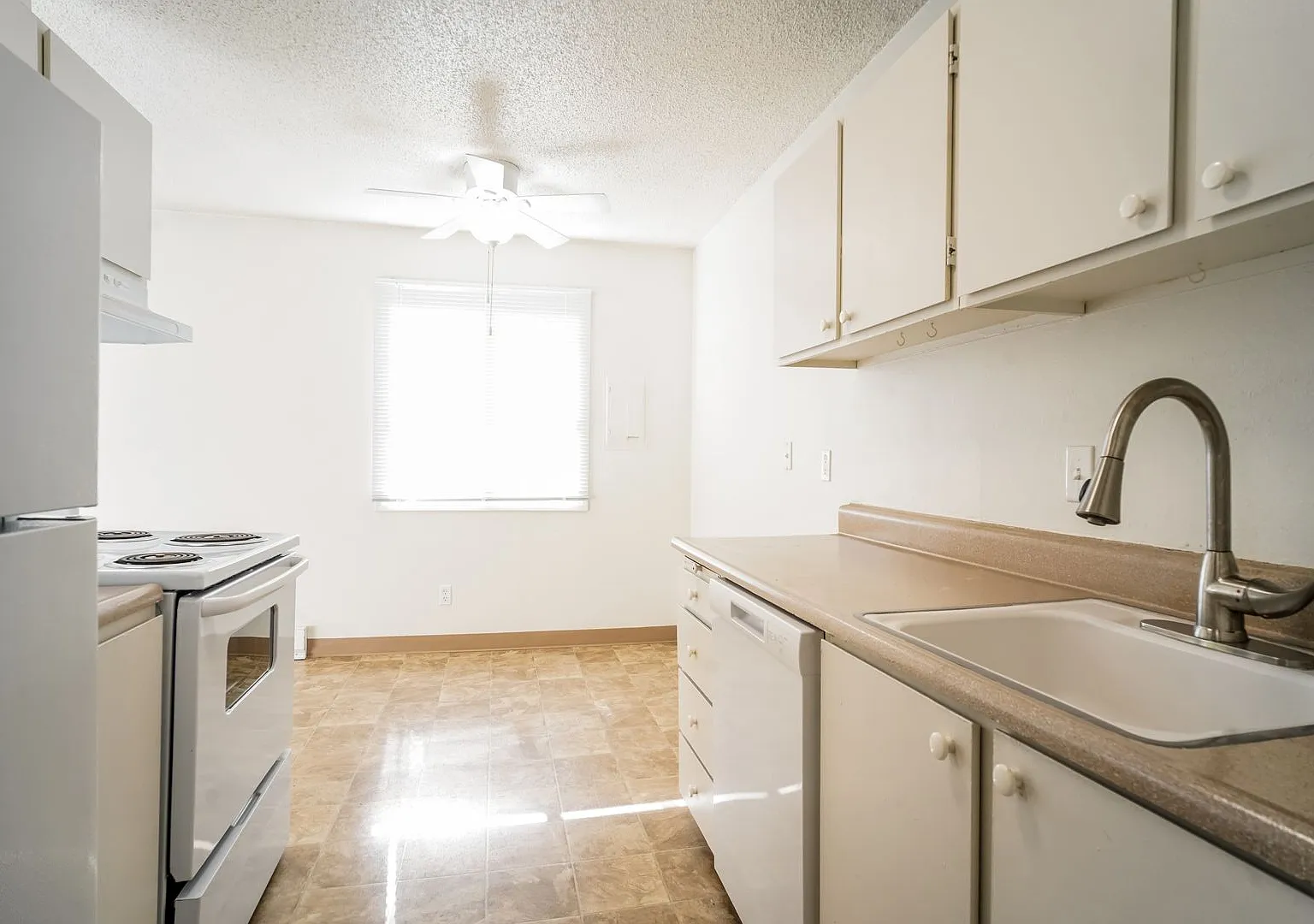 Laurelwood — Photo 4