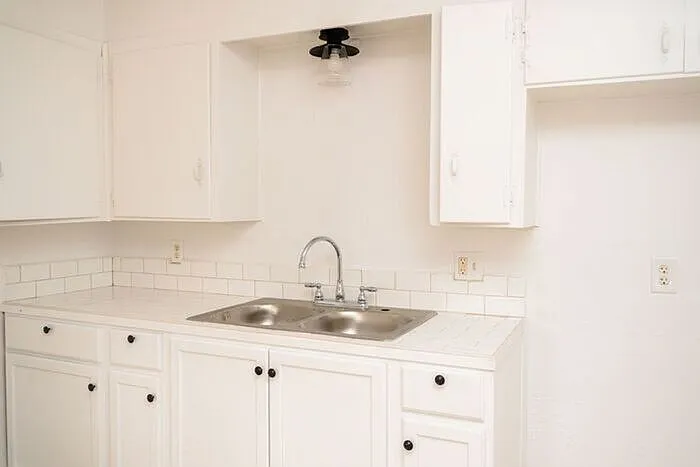 2 bed, 1.0 bath, $650 — Photo 3