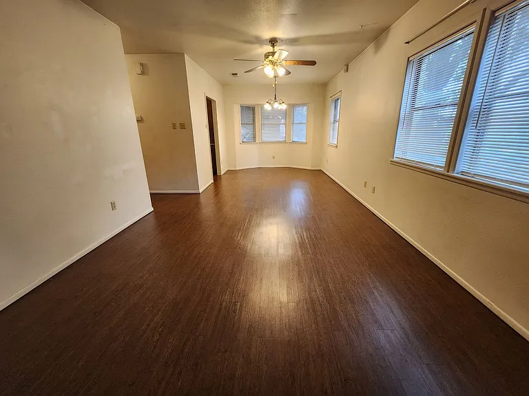 1274 Hillcrest Dr — Photo 7