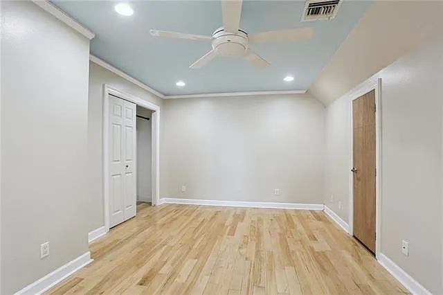 661 E William David Pkwy — Photo 24