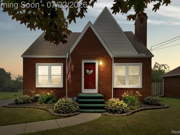 5947 Edgewood Blvd, Monroe, MI 48161
