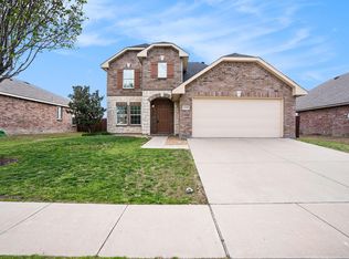 10316 Fossil Valley Dr, Fort Worth, TX 76131