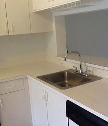3rd image of 16654 Hemingway Dr