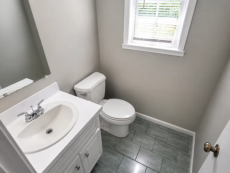 75-77 Old Barn Ct #77 — Photo 5