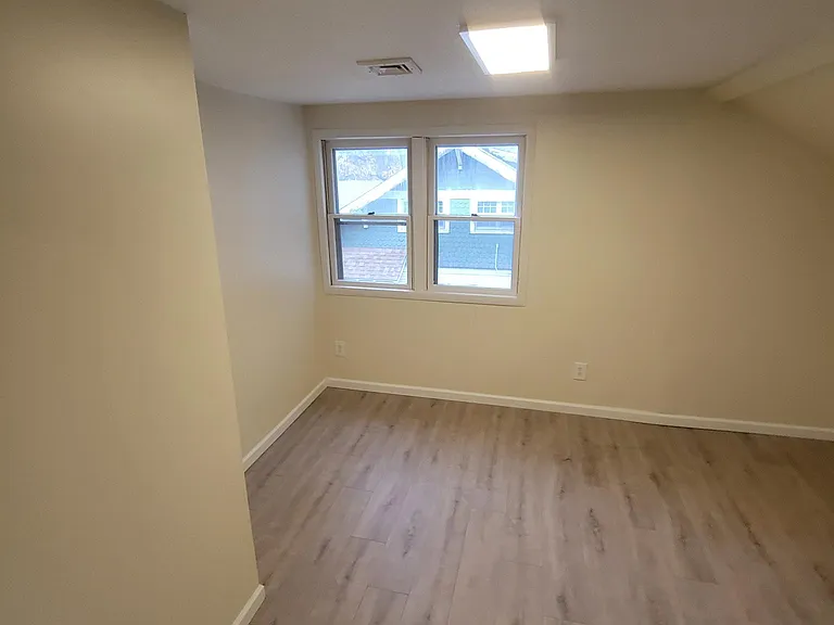 1047 N Coolidge Ave — Photo 38