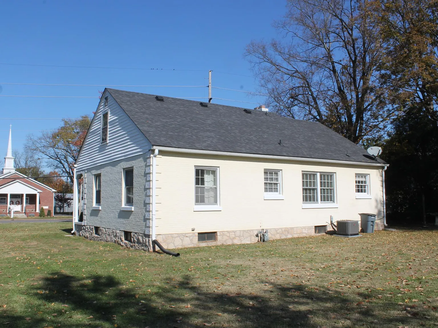 Fairview Ave, Bowling Green — Photo 4