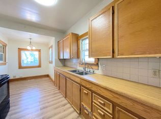 830 E Sherman St, Hutchinson, KS 67501