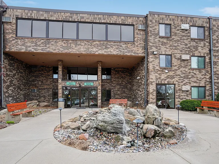 Park Place Apartments in Burnsville — Photo 3