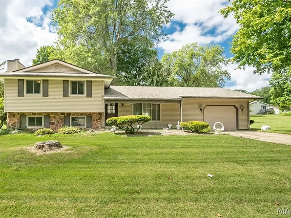 35 & 36 S Meadow Ln, Glen Carbon, IL 62034