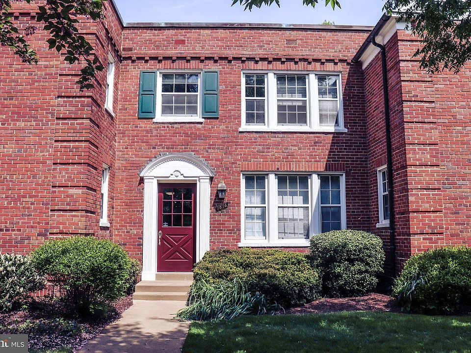 1st image of 1816 N Queens Ln APT 228