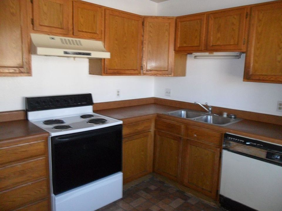 2nd image of 3375 Cochran Dr APT C