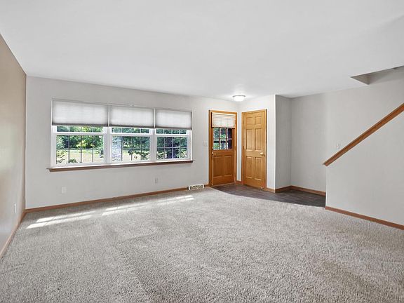 4th image of 449 W Wisconsin AVENUE #9