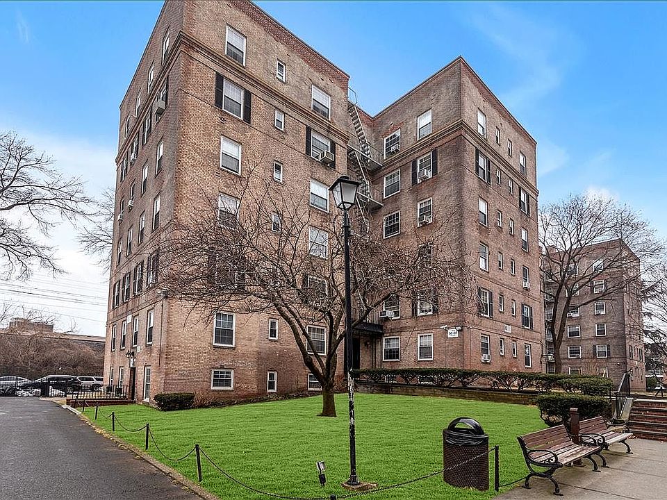 1st image of 56-05 31st Ave Unit 5G
