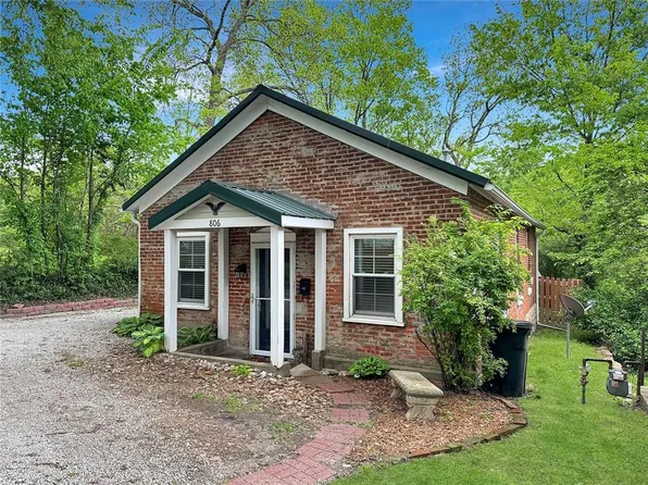 806 Thomas St, Weston, MO 64098