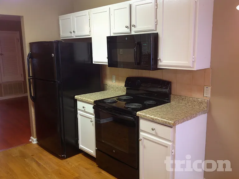 3495 Baroney Ln SW — Photo 3