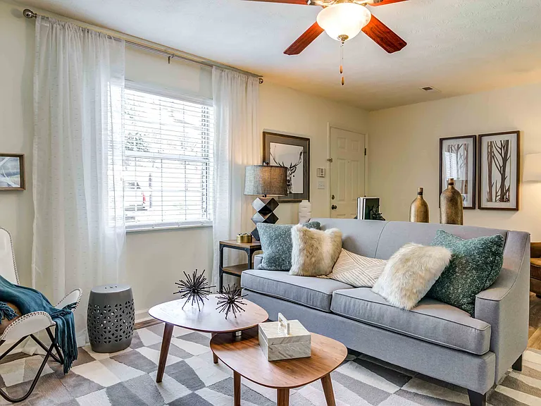 Eagle Pointe Apartment Homes — Photo 13