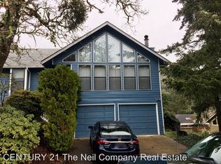 701 NW Woodwillow Dr, Roseburg, OR