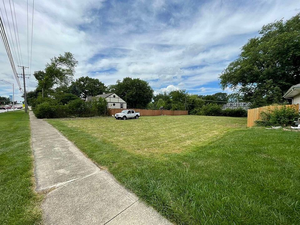 2nd image of 326 Plainfield Rd