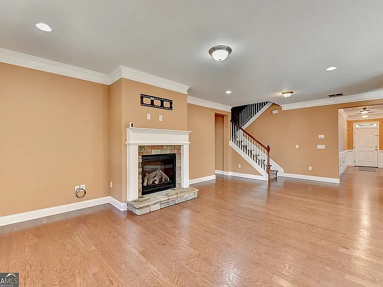 3620 Canopy Chse — Photo 2
