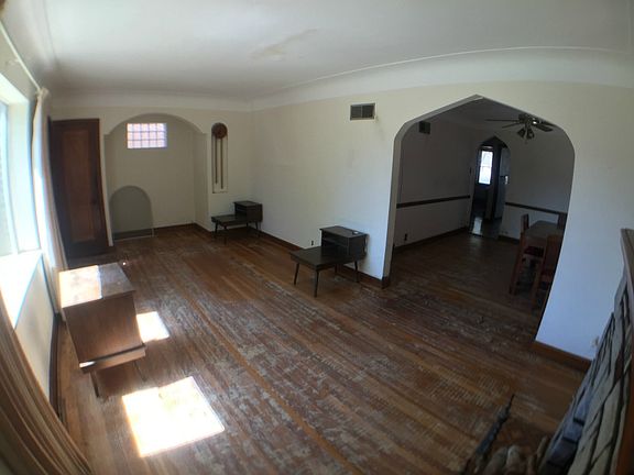 4th image of 6715 Parkwood Pl