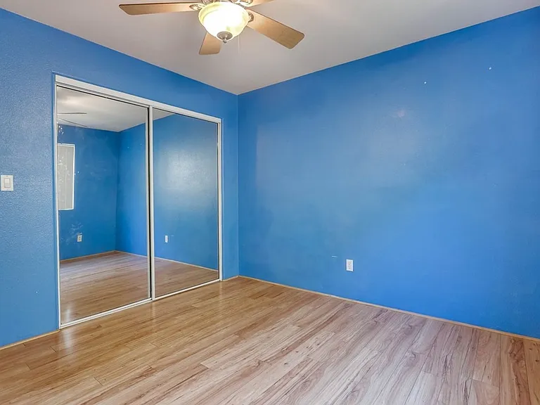 453 Graves Ave #18 — Photo 9