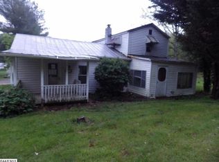 25 William Pine Tree Ln, Lyndhurst, VA 22952