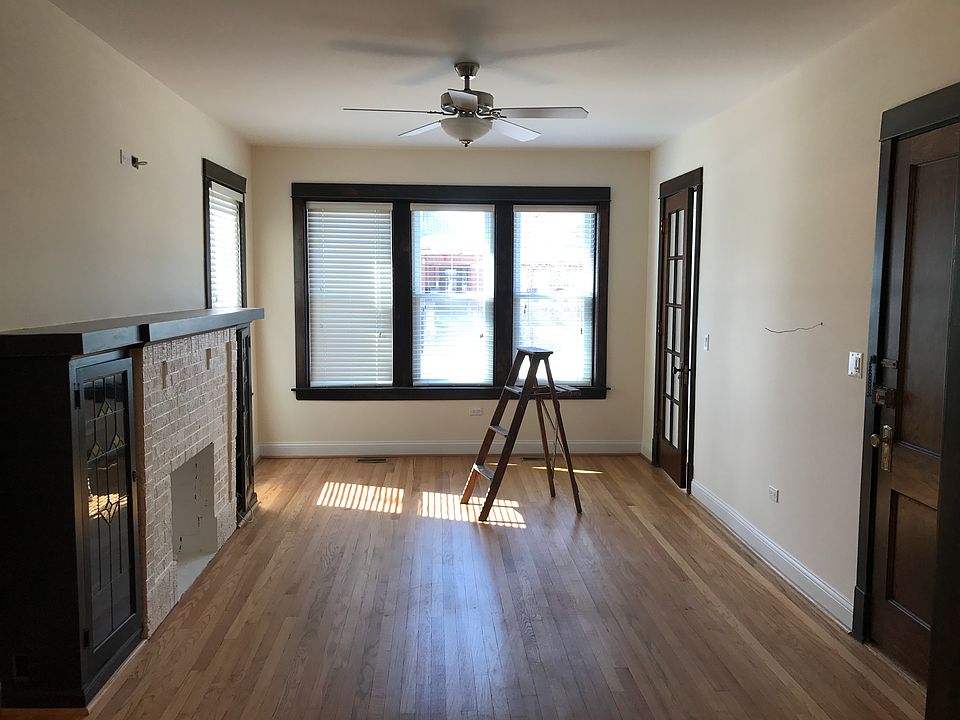 1st image of 4305 N Sacramento Ave #1