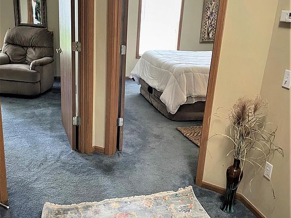 5th image of 709 Millcrest Dr #709