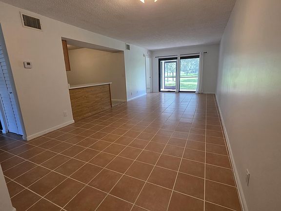 4th image of 3300 Jaywood Ter #1160
