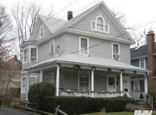 9 Bar Beach Rd, Port Washington, NY 11050