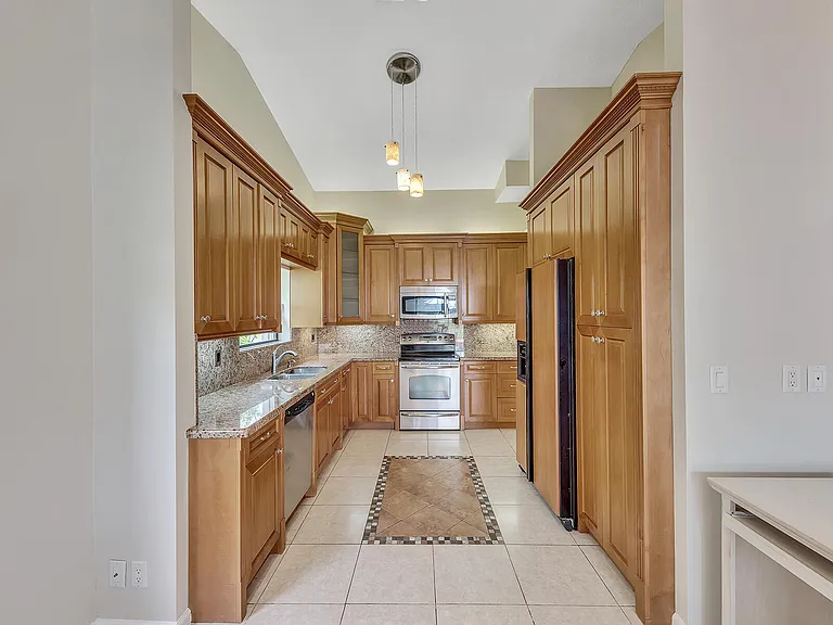 7747 Villa Nova Dr — Photo 13