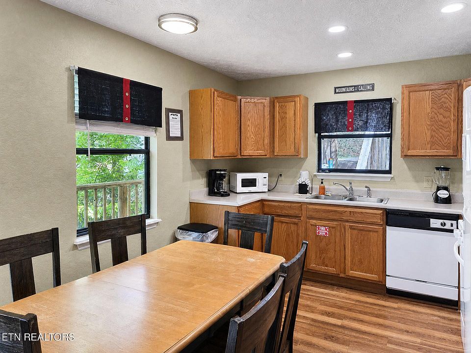 1st image of 1805 Cherry View Ln