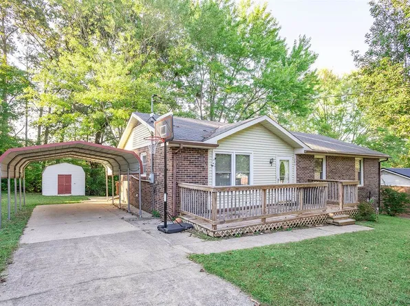 204 Powell Dr, Scottsville, KY 42164
