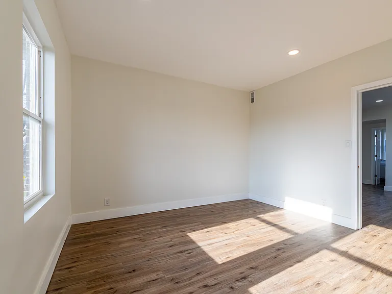 13476 Clifton Blvd #201 — Photo 12
